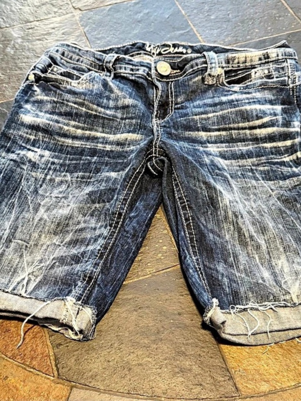 Aryia Distressed Denim Bermuda Shorts in Blue Size 9/10